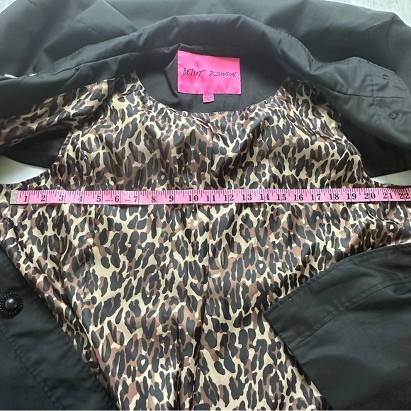 Betsy Johnson jacket. - Picture 5 of 8